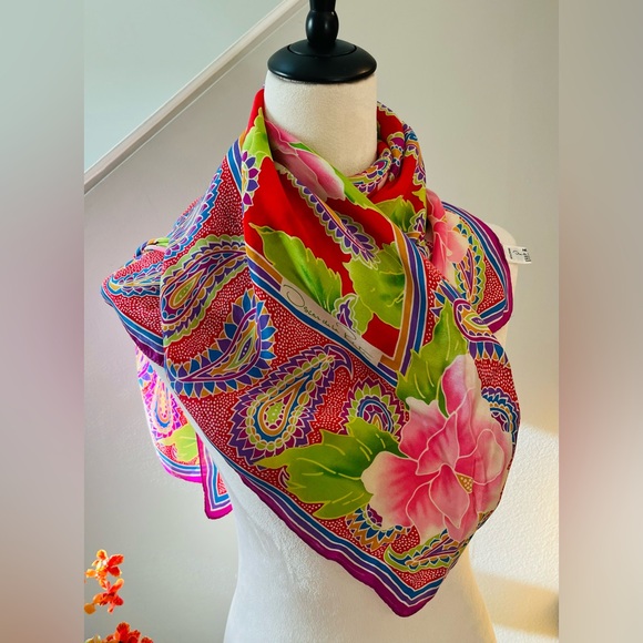 OSCAR De La RENTA Silk Scarf Brilliant Designer Floral 34x34” Made In Japan - Picture 5 of 15